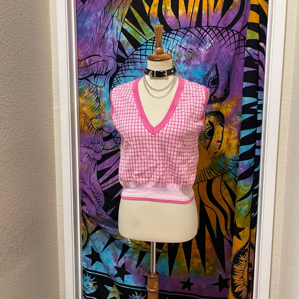 π Lovely pink plaid vest - Picture 4 of 11